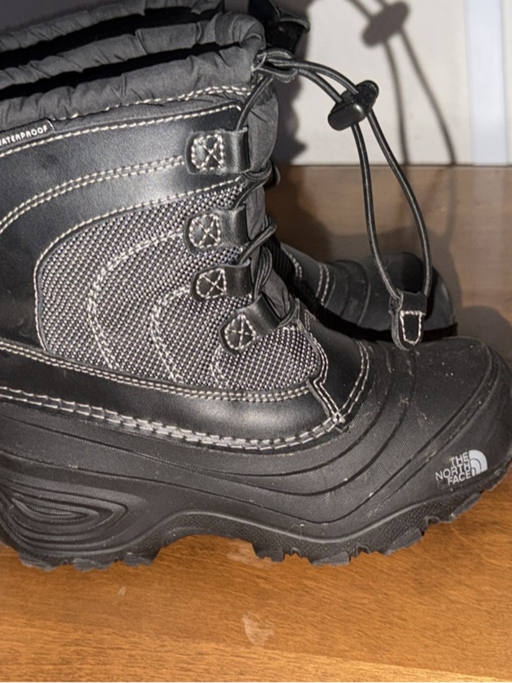 The North Face Red and Black Insulated Boot Interior - Picture 1 of 2